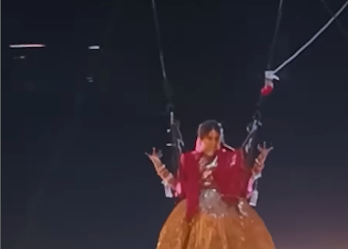 Balloon Bridal Entry – ആഡംബര വിവാഹങ്ങൾക്കായി സിനിമാറ്റിക് ഫ്ലോട്ടിംഗ് വധു പ്രവേശനം - Yogi's Angels Entertainment