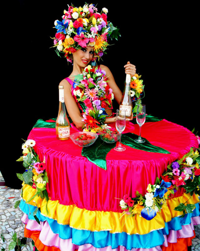 Dancing Tables – విలాసవంతమైన ఈవెంట్ల కోసం సజీవ టేబుల్ వాకబౌట్ వినోదం performance photo