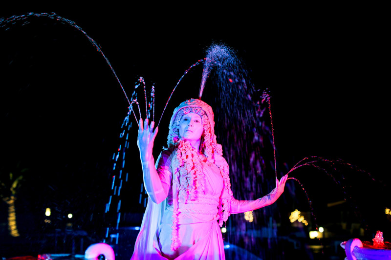 Human Fountain – മനോഹരമായ സജീവ ജലധാര പ്രകടനം performance photo
