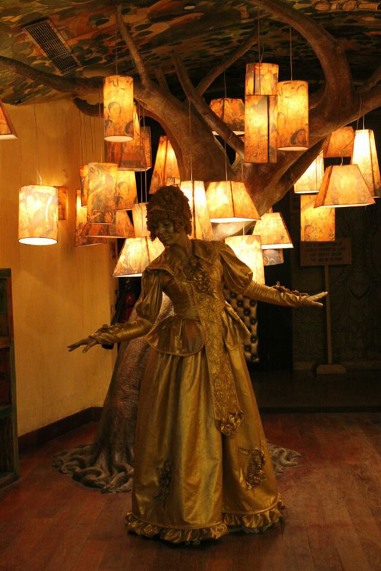 Human Statues – विलासी कार्यक्रमांसाठी सुबक जिवंत कला कलाकार performance photo