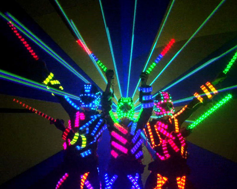 Laser Angels – கண்கவர் லேசர் ஒளி நடன நிகழ்ச்சி performance photo