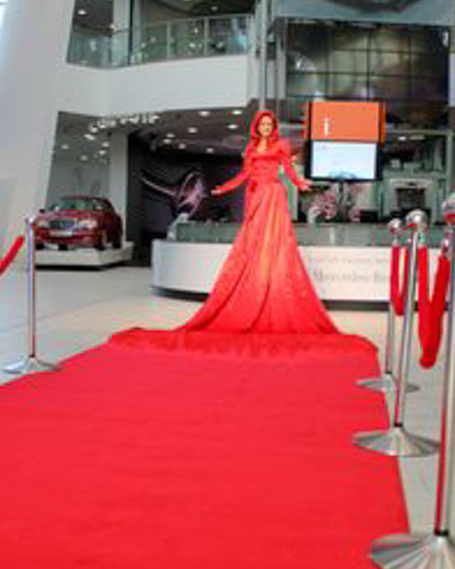 Red Carpet Lady – प्रीमियम कार्यक्रमांसाठी विलासी स्वागत होस्टेस performance photo