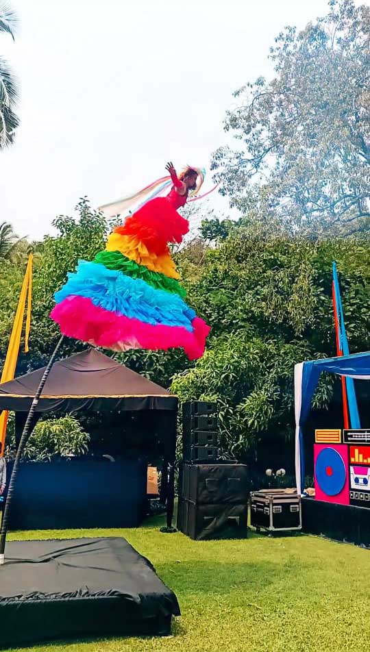 Shooting Star – മാന്ത്രിക അവരോഹണ ആകാശ പ്രവേശ പ്രകടനം performance photo