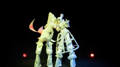 Stilt Walkers for Luxury Events, Weddings & Corporate Functions